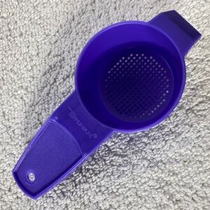 5/$35 Vintage Tupperware Purple Mini Sifter Strainer